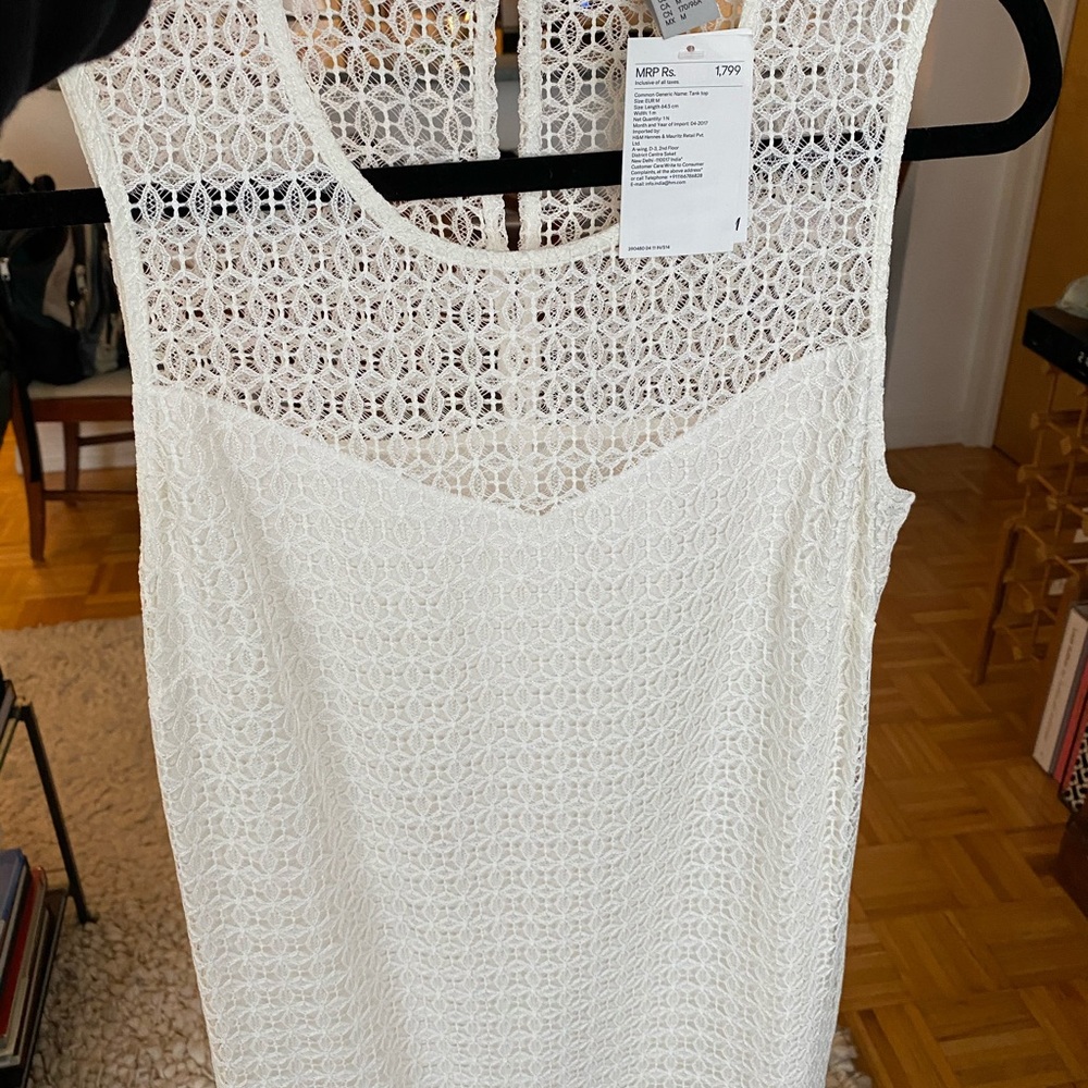 H&M White Sleeveless Top